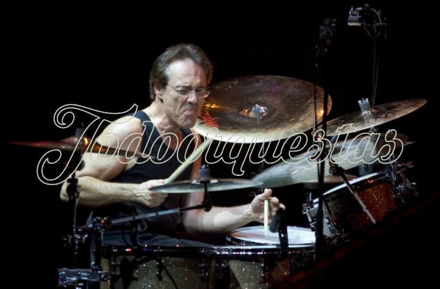 BATERISTA URGENTE , Orquesta busca de Forma Urgente